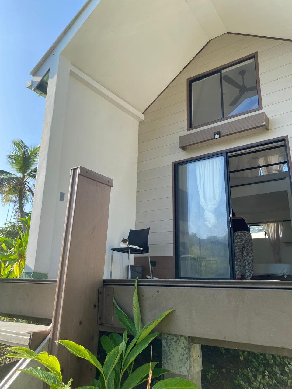 Cabaña Sancibrian — terrace and architecture